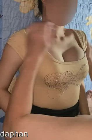 amateur bouncing tits cleavage homemade hotwife joi jerk off gif