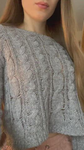 Lifting sweater