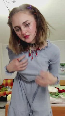 Interract if my teen body can make you horny