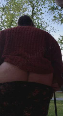 When you try to show your ass off outside but a car comes by... 😳😂