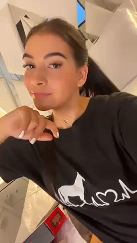 colombian cute erotic facial fetish latina public sex sexy webcam gif