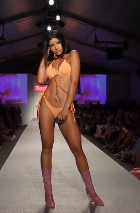 bikini bubble butt jiggling model gif