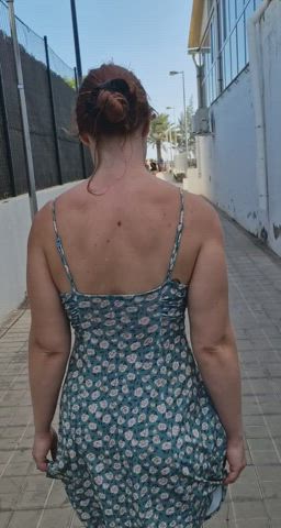 No panties booty flash