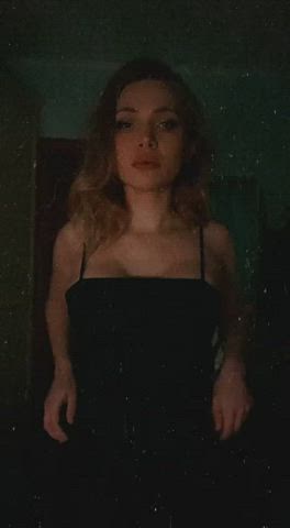 My name is Dina and I love to undress in front of the camera 💦 only TODAY a FREE