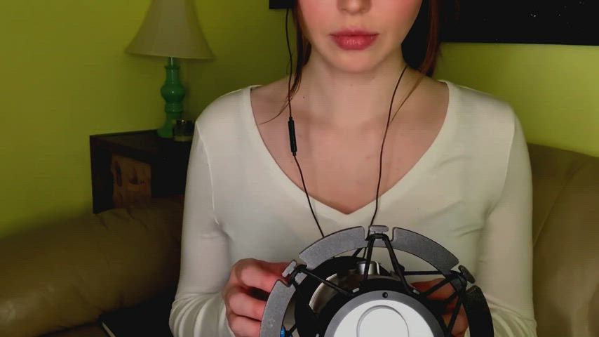 asmr big tits bouncing tits bra cleavage lips natural tits see through clothing squeezing