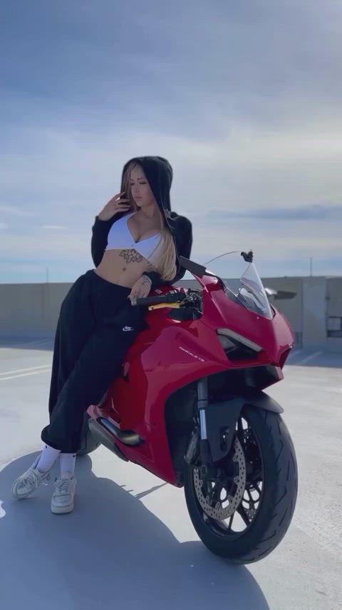 blonde cum on tits fansly goddess outdoor riding tattoo tiktok tits r/lipsthatgrip