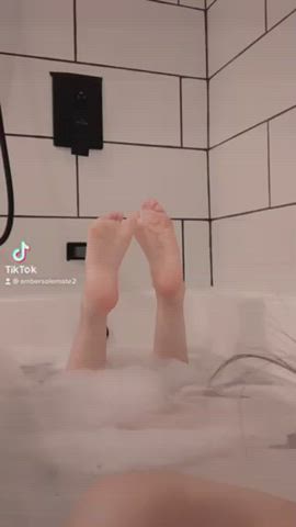 Wet little feets