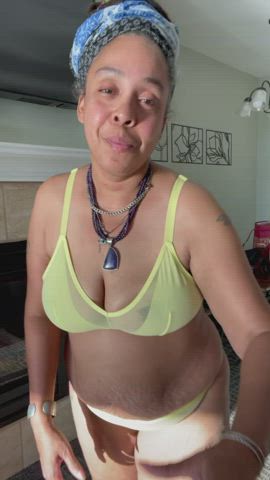 I Love This Yellow Set! Made the Titty Drop Extra Special!