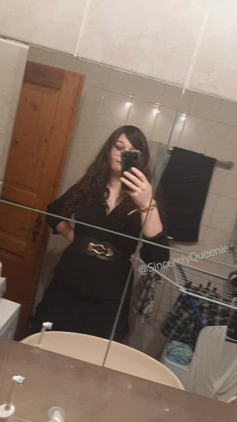 Would YOU date a Chubbytgirl like me and kiss my girldick