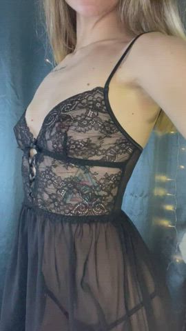 does this look better on the floor? [f]