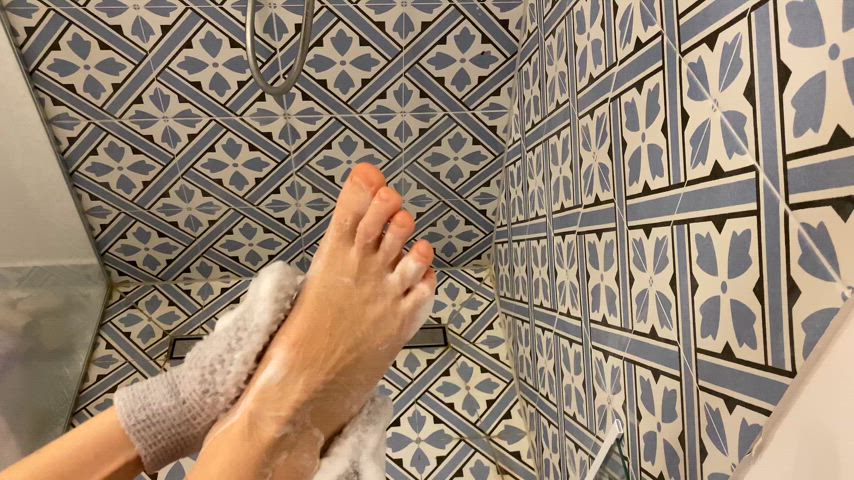 20 years old asmr cleaning feet feet fetish shower soles gif