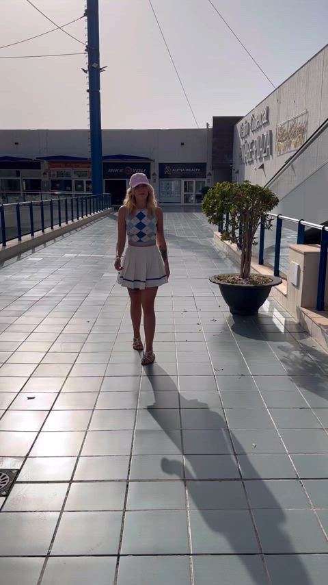 Can’t take me anywhere… I get too horny
