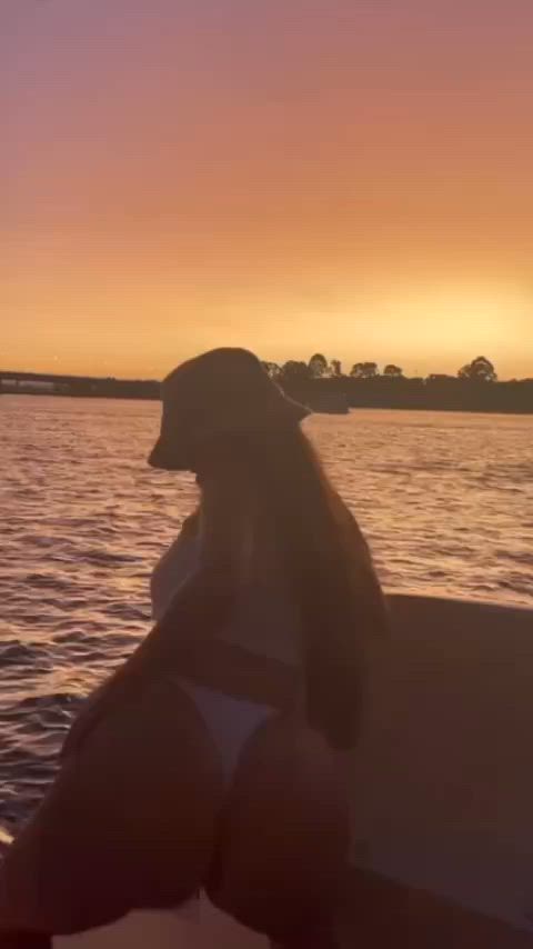 ass big ass brunette gif