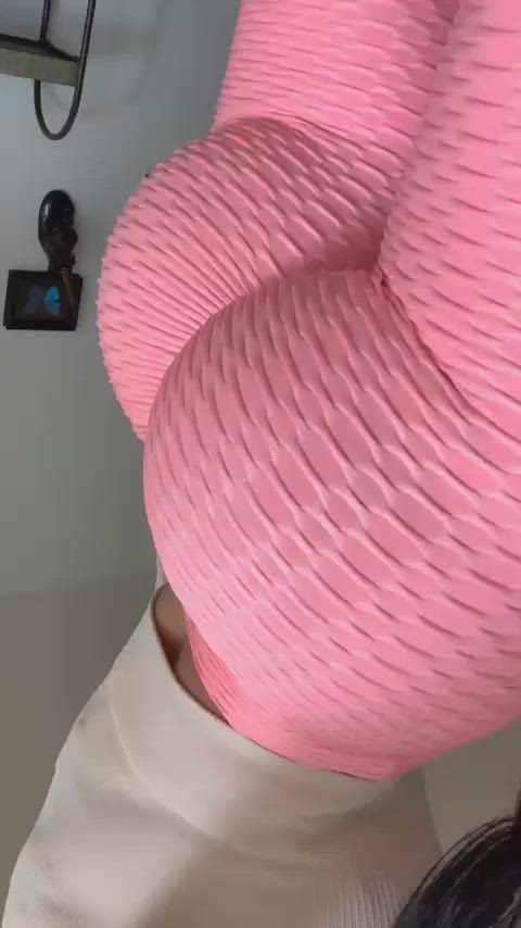 ass shaking bubble butt fake ass irish swedish gif