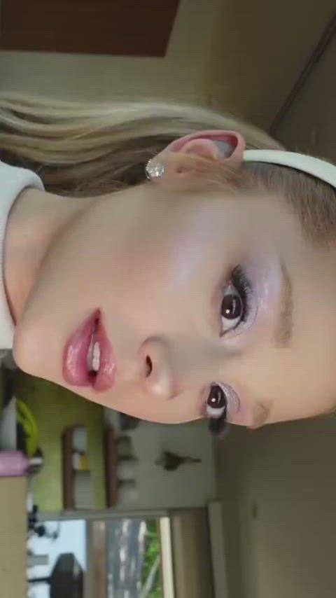 ariana grande babe celebrity gif