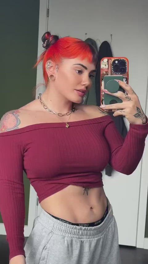 abs muscles muscular girl tattoo fit-girls gif