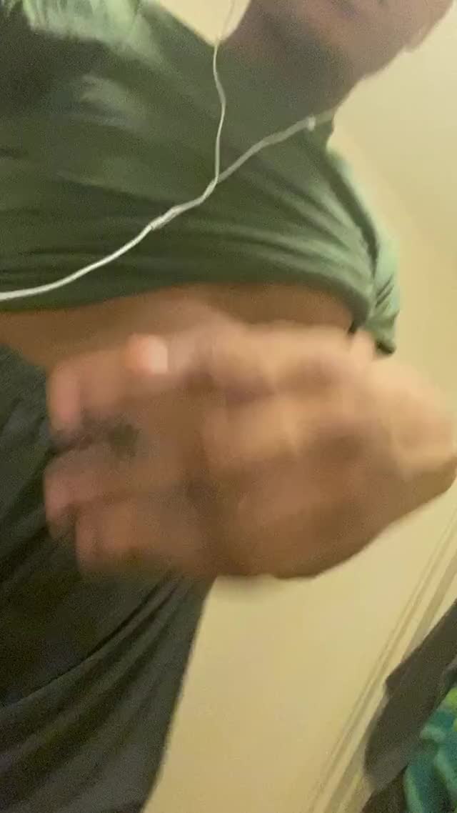 Who’s horny too ??