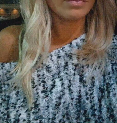 big nipples braless milf natural tits wife gif