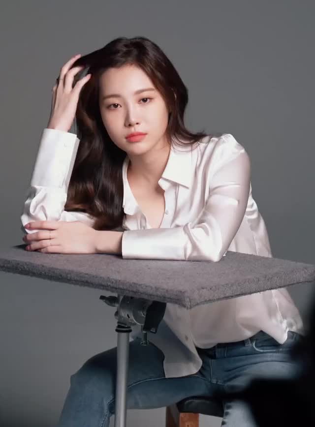 Girl's Day YURA awesome ent 3