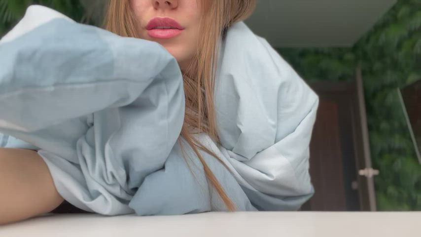 Do you like cute girls in cute blankets?😉