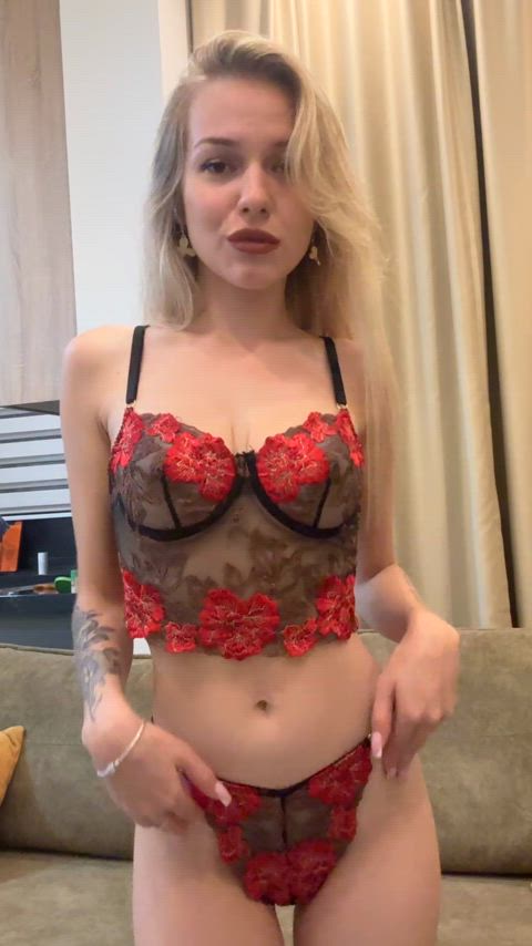 20 years old blonde onlyfans sissy tits amateur-girls legal-teens tik-tok gif