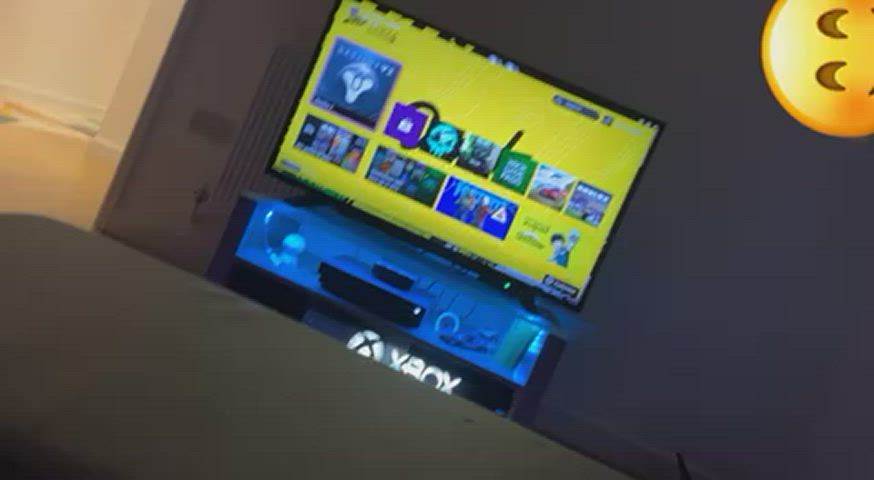 Anyone wanna play Xbox while I try to keep this In.