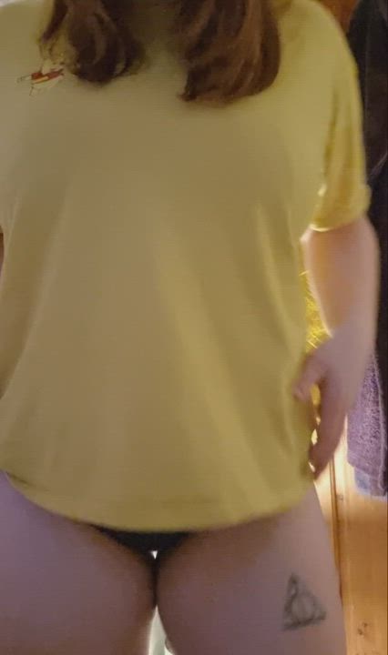 do you personally find mombods attractive? ?