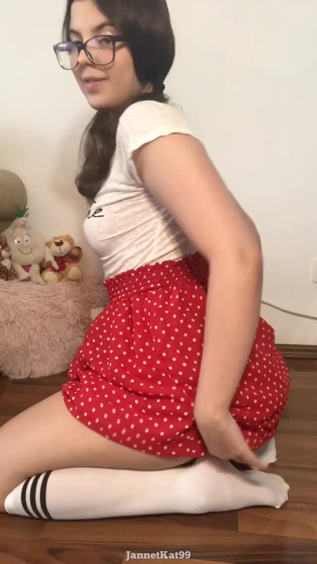 Polka dots dress ass shaking - onlyfans prev