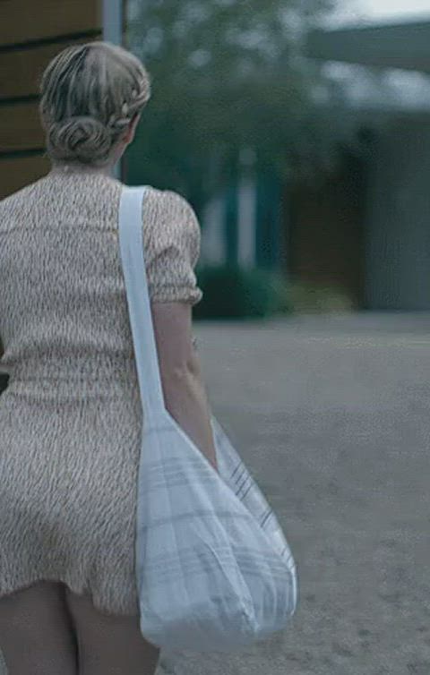 ass kiernan shipka legs gif