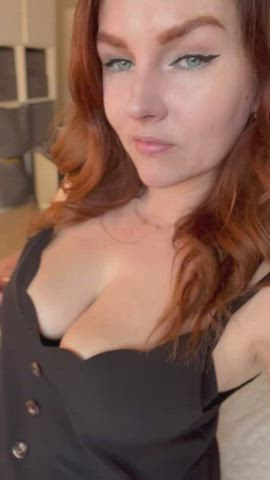 big tits milf natural tits redhead gif