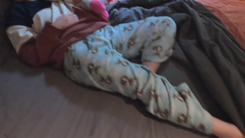 I found this video on my daddy’s phone.. now I know why my boobies were sticky