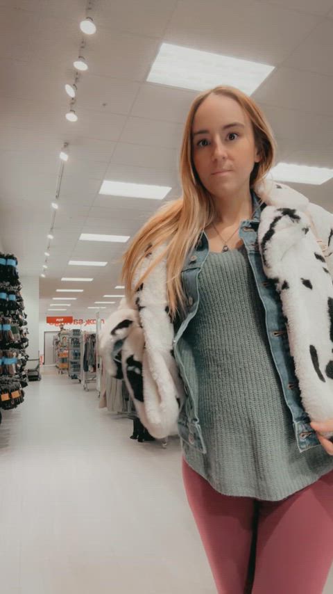 big tits exhibitionism exhibitionist flashing kimmypxxx public strip striptease r/caughtpublic