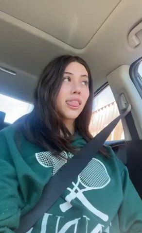 [Reddit] she looks so cute and gorgeous