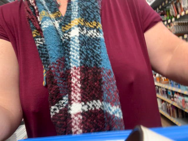 Grocery store jiggle