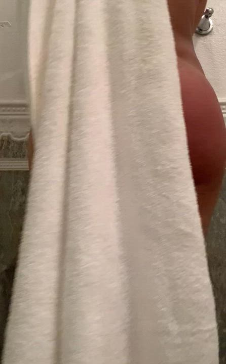 Fresh out of the shower!(OC)