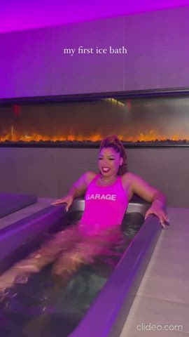 ass thick thighs gif