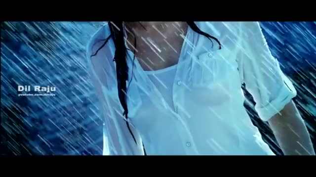 Shruti Hassan wet boobs