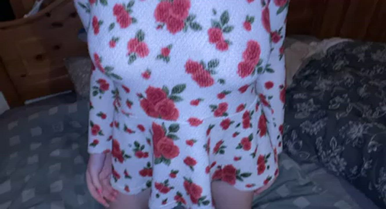 Would you help me and my tits with a white Christmas 🙈(drop)