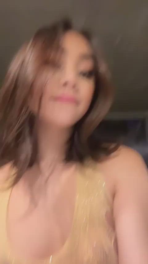 amateur exposed natural tits nipples puffy nipples selfie teen tits gif