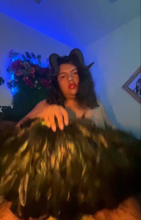 Succulent Succubus Stimulating Clitty 