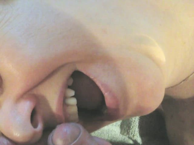 amateur mature pissing gif