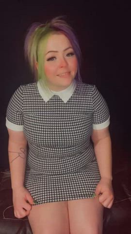 Fuck me with my new dress on 🤤