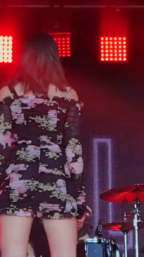 albanian euro european thick-booty gif