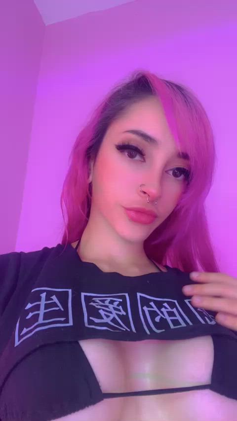 big tits boobs camsoda fake boobs latina onlyfans petite teen tits pink hair gif