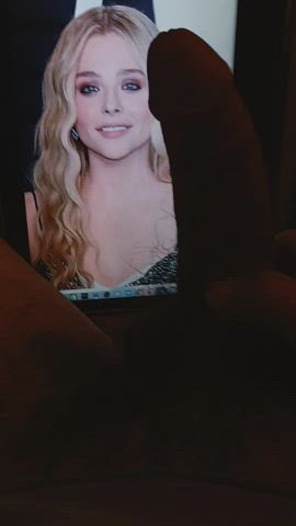 i had to jerk my cock to chloe grace so sexy.