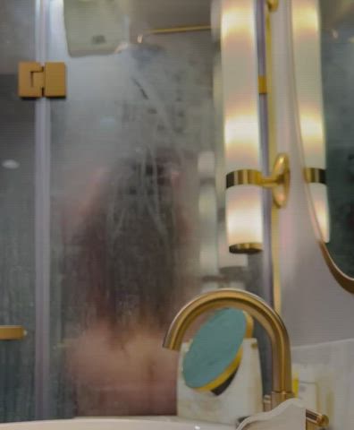 Big ass, big tits, and a dirty talking mouth 👄😈 what’s not to love? [sext]