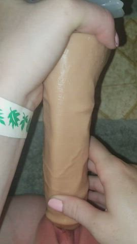 Can't put it all in my tight pussy