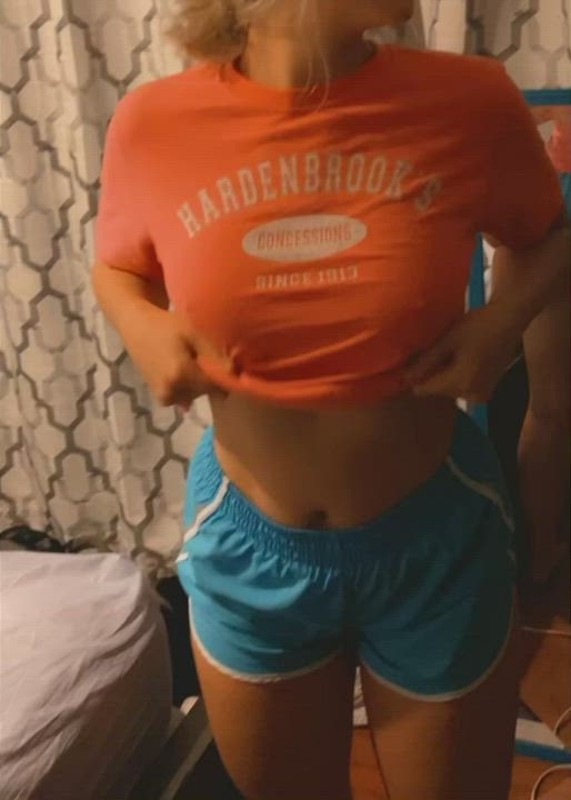 [F][18] Here's a "Flash" for you. I love teasing older men 💕