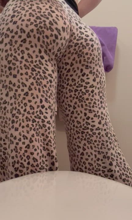 How would you rate my twerking? [f]