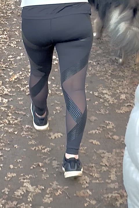 amateur ass big ass blonde candid jiggle public slut teen gif
